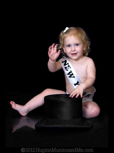 http://i677.photobucket.com/albums/vv135/HuginnMuninnandMe/babynewyear3blog.jpg