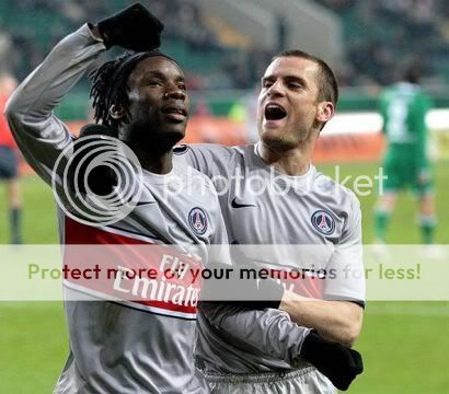 Luyindula e o Paris SG (aqui na Alemanha) jogarão oitavos de final da UEFA com o Braga